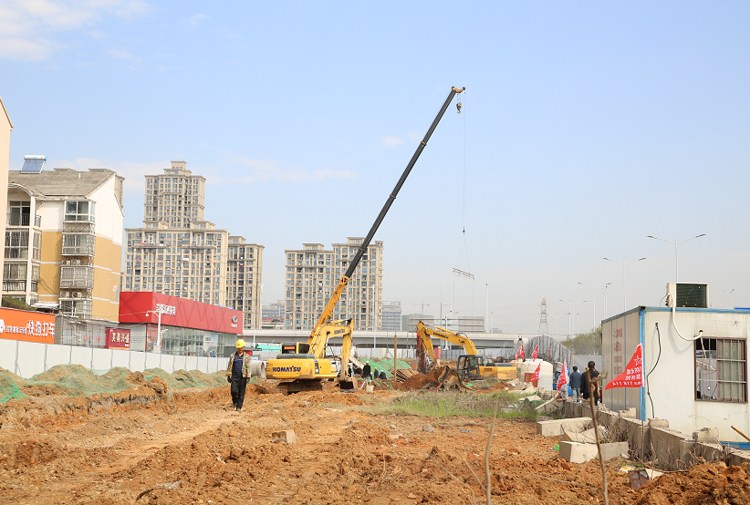 副总经理罗辉实地调度昌南大道(生米大桥-昌东大道)快速路改造工程