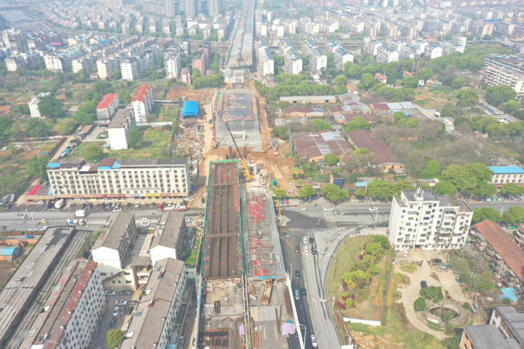 章勇赴南外环高速项目察看疫情防控和施工进度